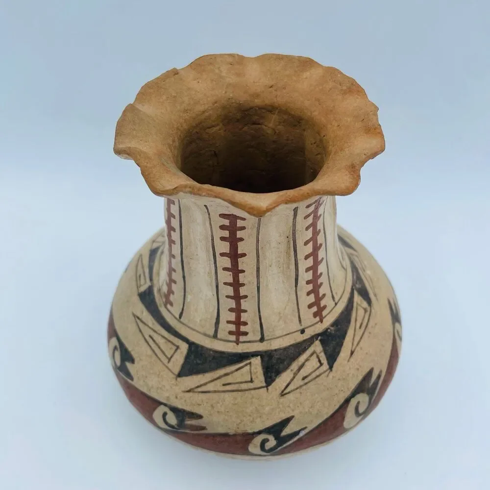 Hand Crafted Native Mexican Round Bottomed Jar Pot Signed REC. de Atila